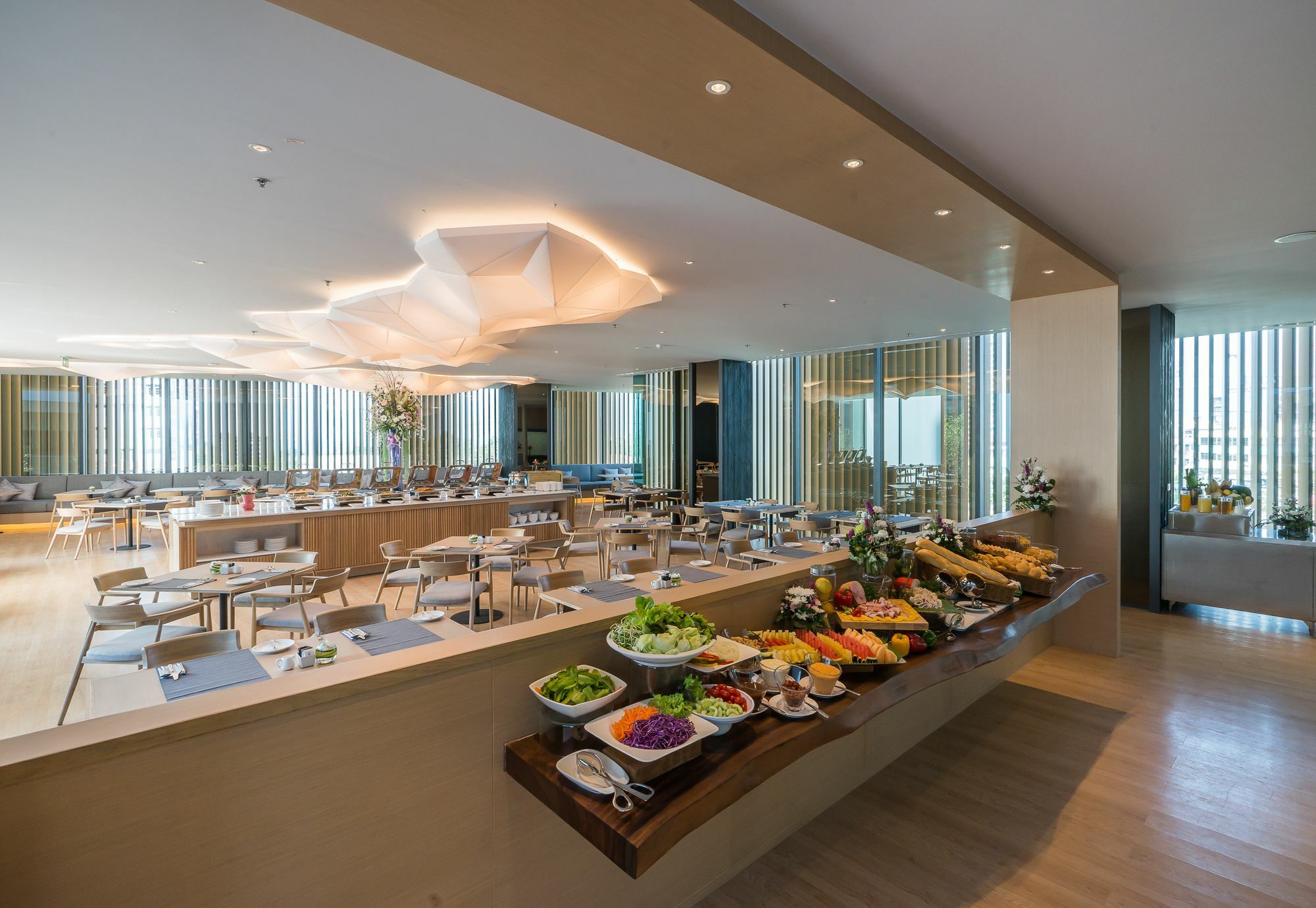 Arize Hotel Sri Racha Si Racha Bagian luar foto