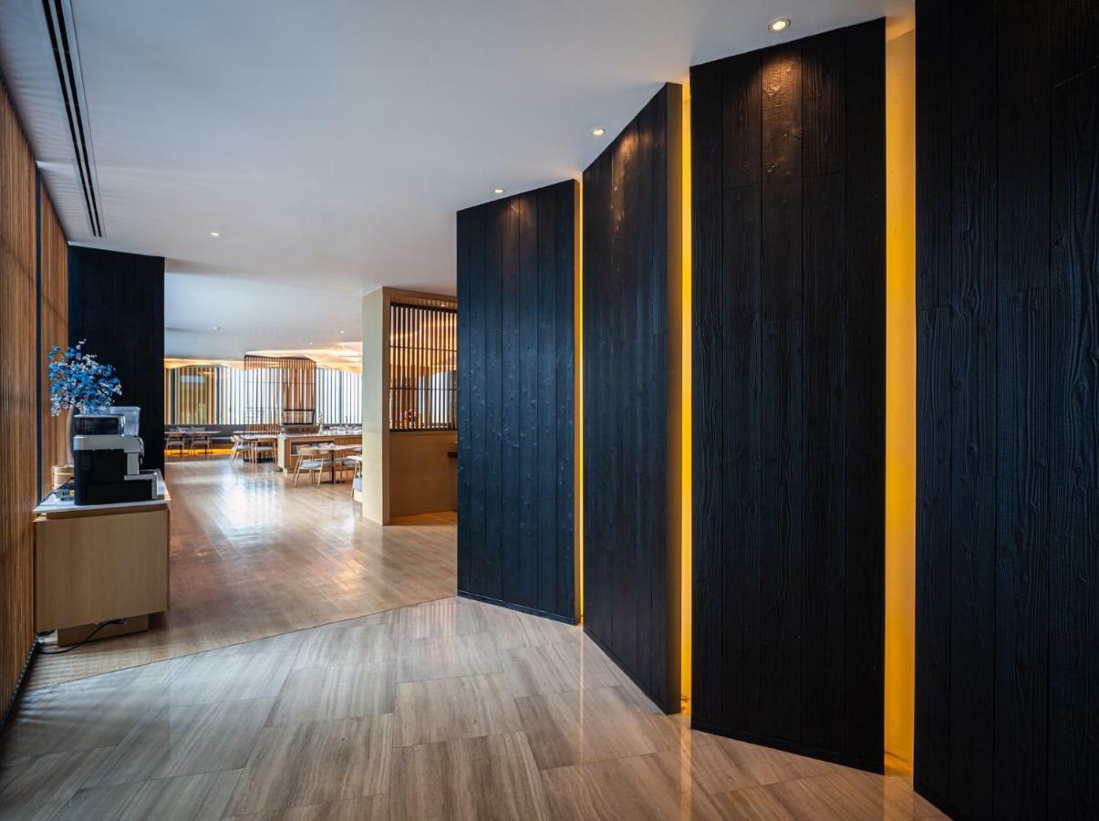 Arize Hotel Sri Racha Si Racha Bagian luar foto